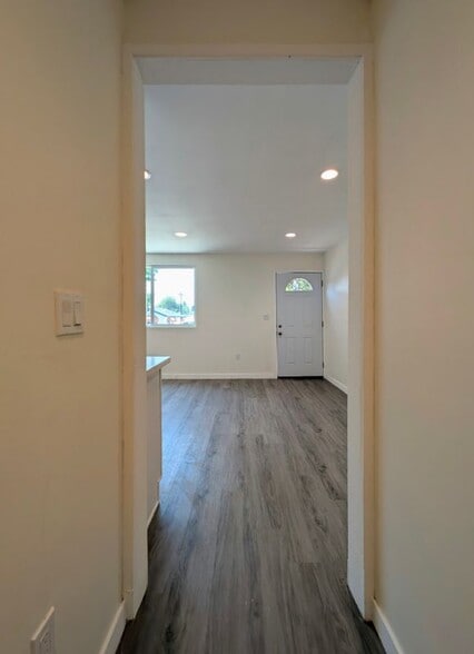 Building Photo - 1575 Munson Ave