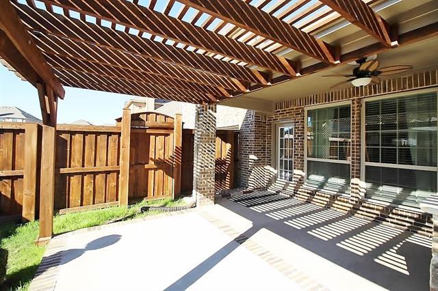 Building Photo - 110 White Oak Ln