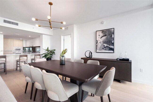 Building Photo - 9201 E Bay Harbor Dr