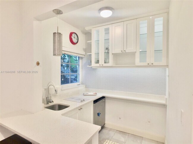 Building Photo - 260 Euclid Ave