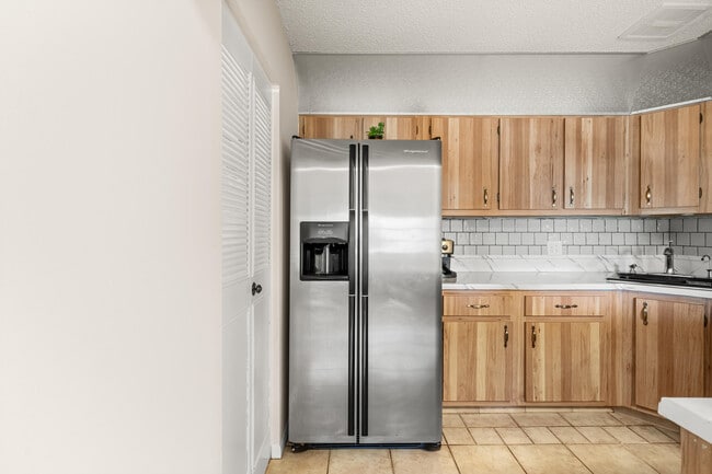 Building Photo - 112 Lake Pine Cir