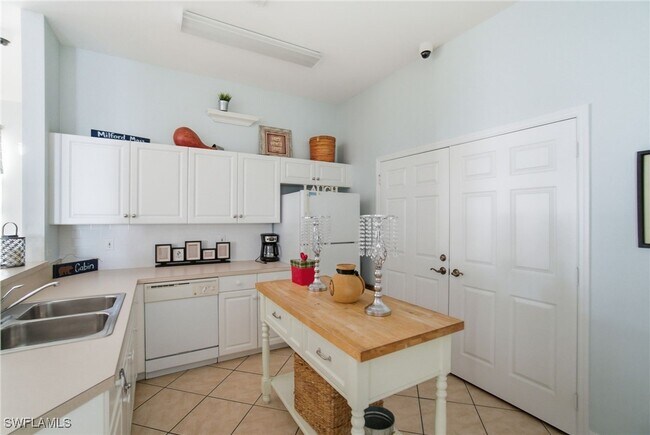 Building Photo - 3009 Palmetto Oak Dr