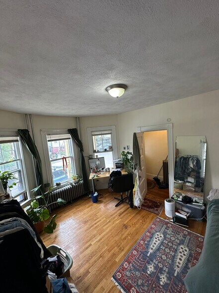 Building Photo - 33 Stone Ave