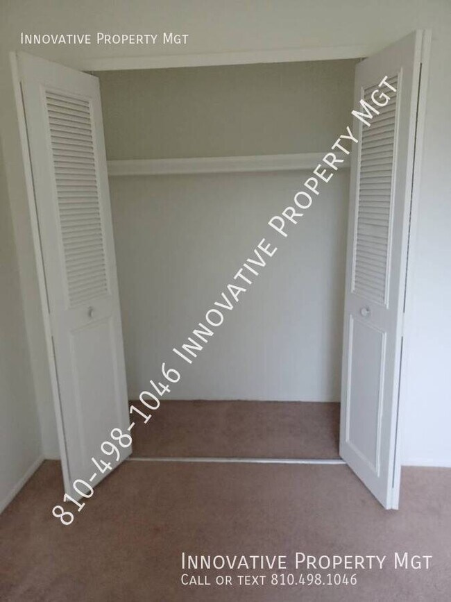 Building Photo - 6009 Holiday Gardens Dr