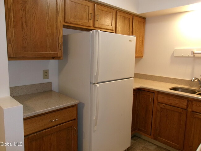 Building Photo - 222 S Ten Broeck St