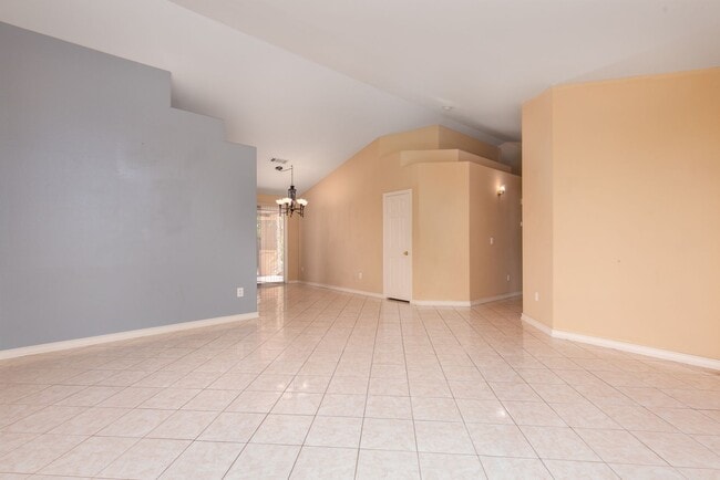 Building Photo - NW single story with four bedrooms and large backyard