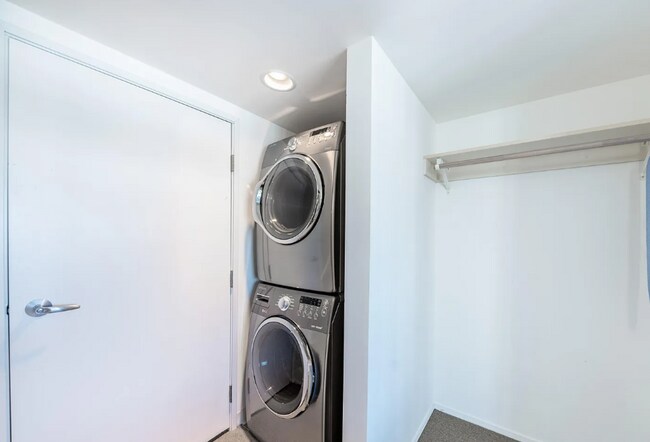 Building Photo - Cozy 2 bedroom in downtown Reno Area!