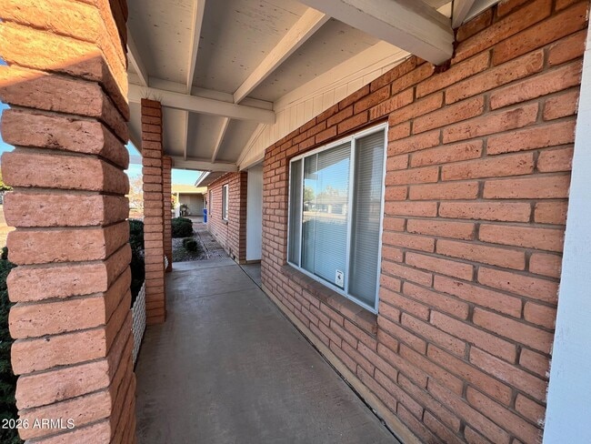 Building Photo - 551 W Gail Dr