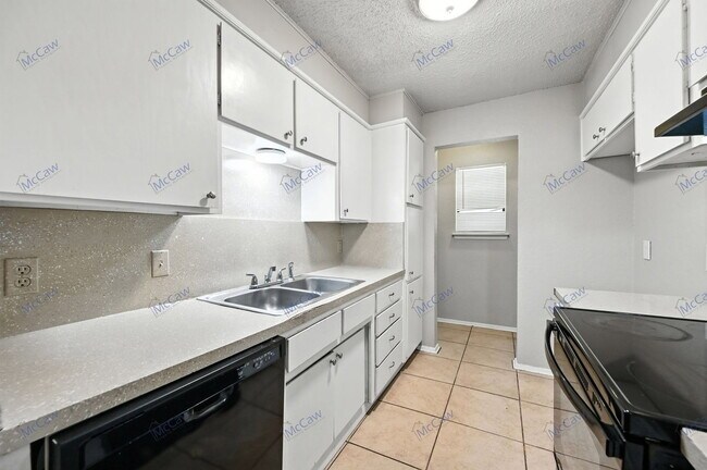 Building Photo - 6176 Vega Dr