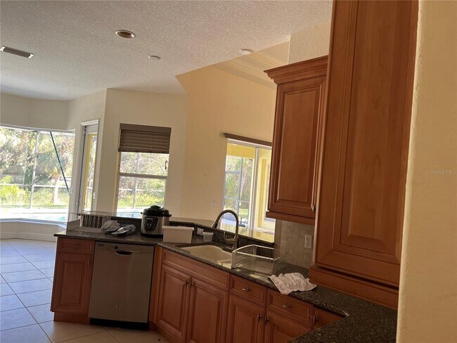Building Photo - 6970 Scrub Jay Dr