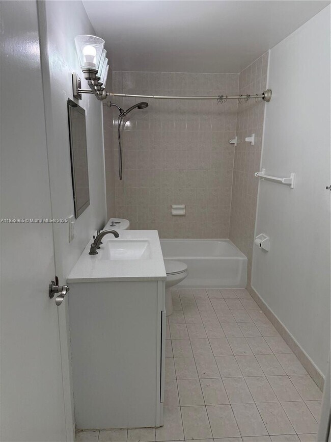 Building Photo - 5838 SW 74th Terrace