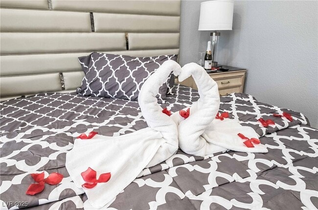 Building Photo - 1400 Castle Crest Dr