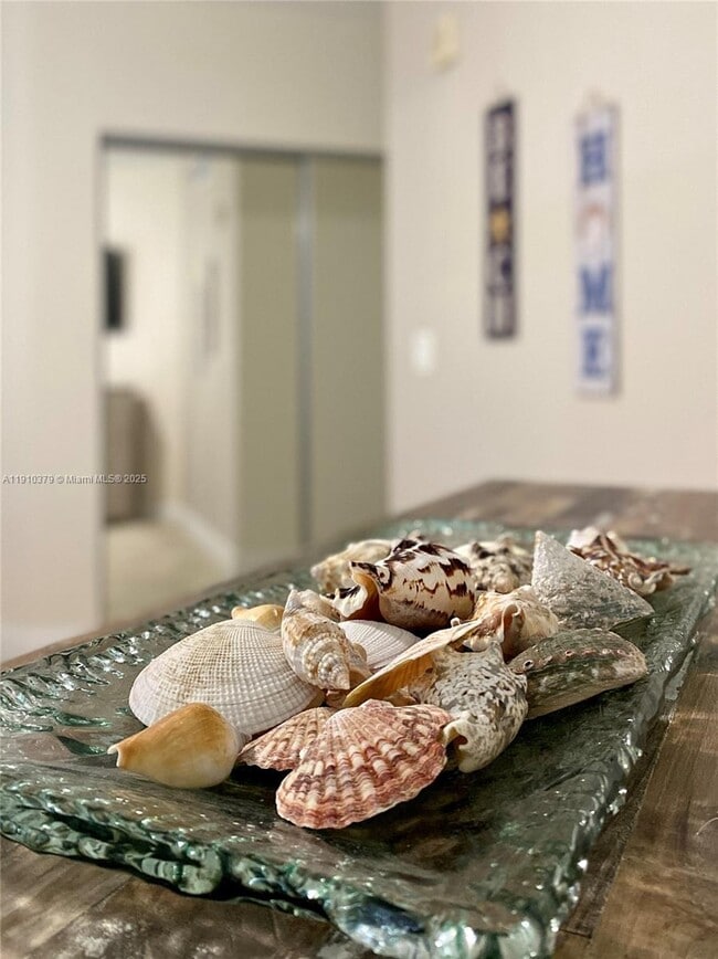 Building Photo - 231 Riverside Dr