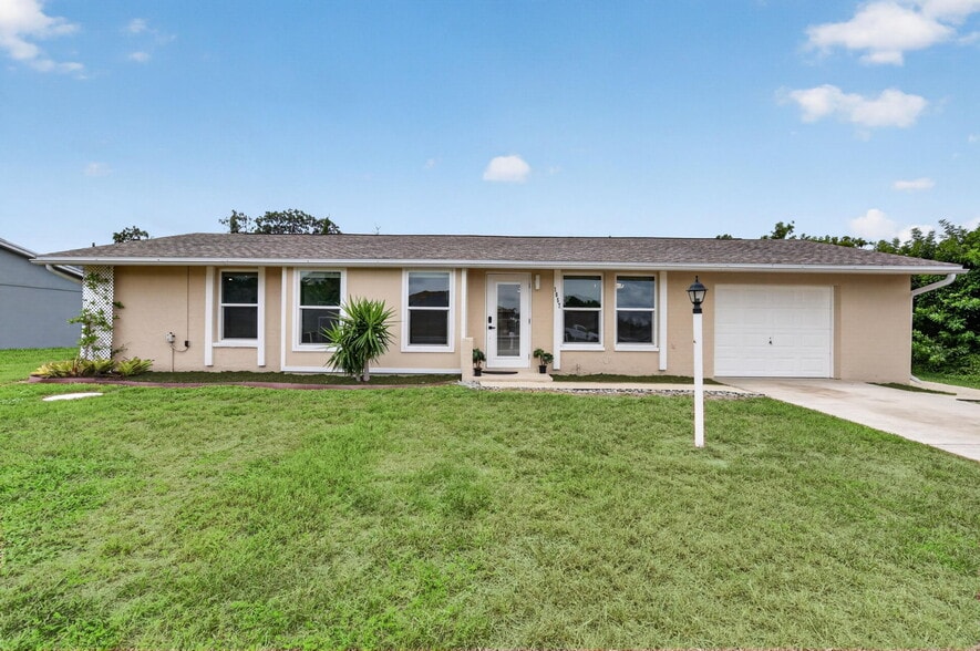 Building Photo - 1057 Tropical Ave NW