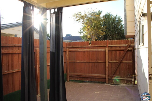 Building Photo - 1736 W Olive Ave