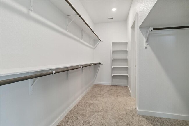 Building Photo - 217 Snowbell St
