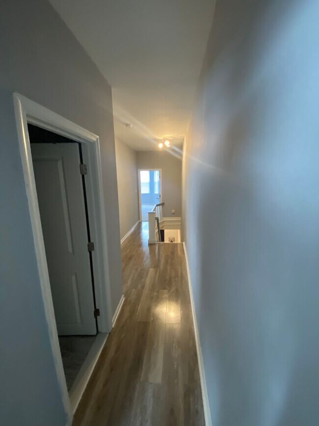 Building Photo - 5706 Warrington Ave