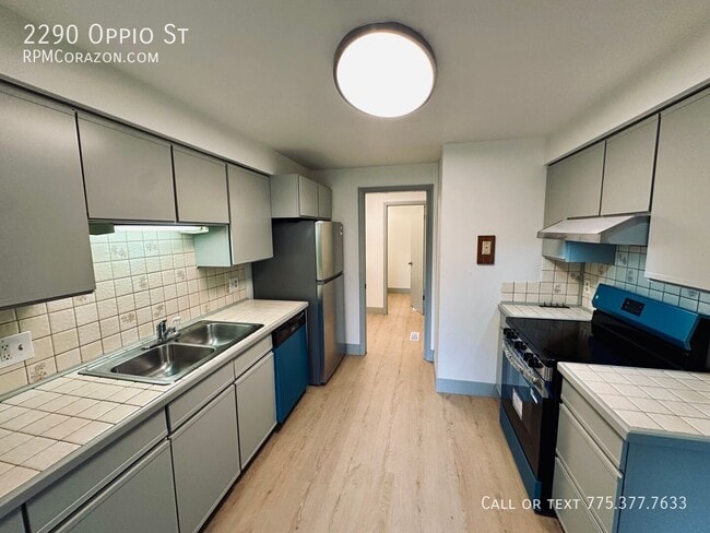 Building Photo - 2290 Oppio St