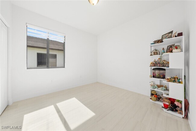 Building Photo - 4951 Brigata Wy