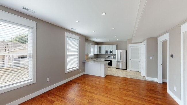 Building Photo - 1612 Forest Ave