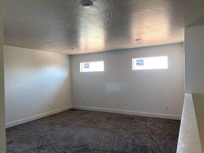 Building Photo - Brand New Duplex - Coming Soon
