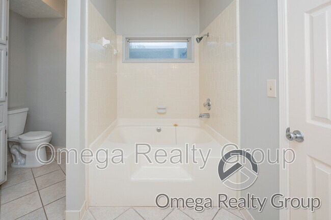 Building Photo - 6928 Cherry Creek Dr