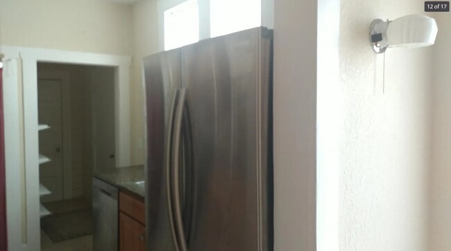 Building Photo - 1059 Hand Ave