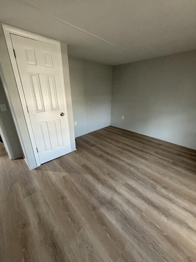 Building Photo - 53 Cushion Pl