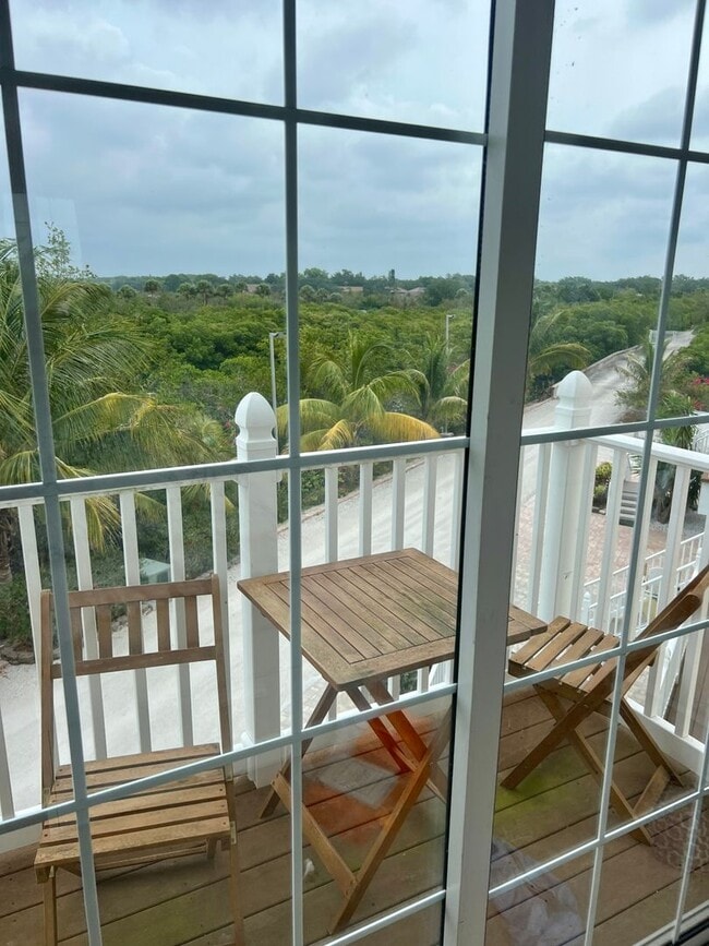 Building Photo - Live on a private island!- Bradenton, FL