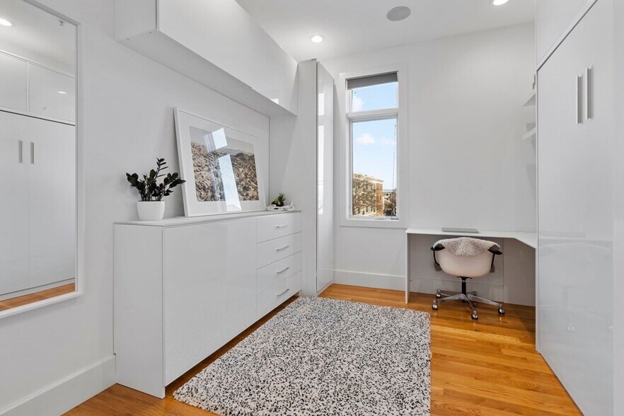 Building Photo - 5 Mohawk St