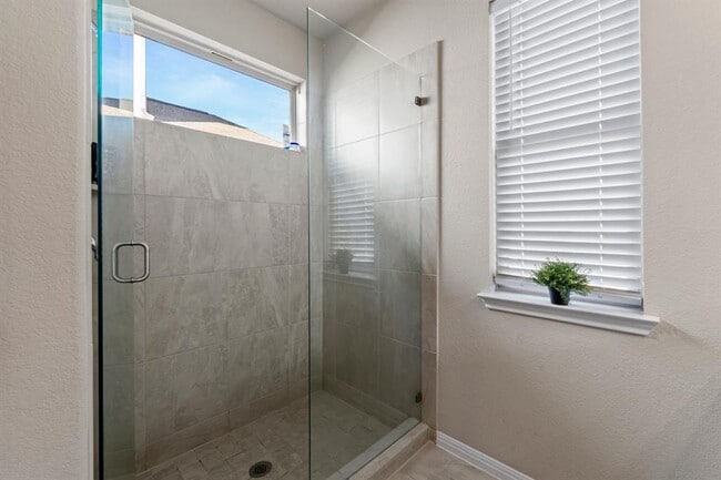 Building Photo - 159 MacArthur Dr