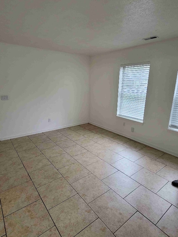 Building Photo - 739 W 8th St