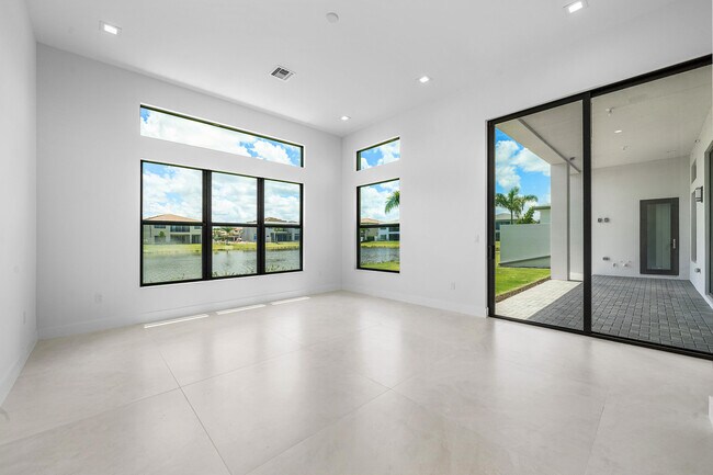 Building Photo - 9516 Riverside Pk Dr