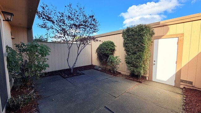 Building Photo - 3169 Santa Cruz Ln