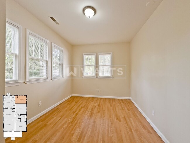 Building Photo - 3-Bedroom House in East Lake.