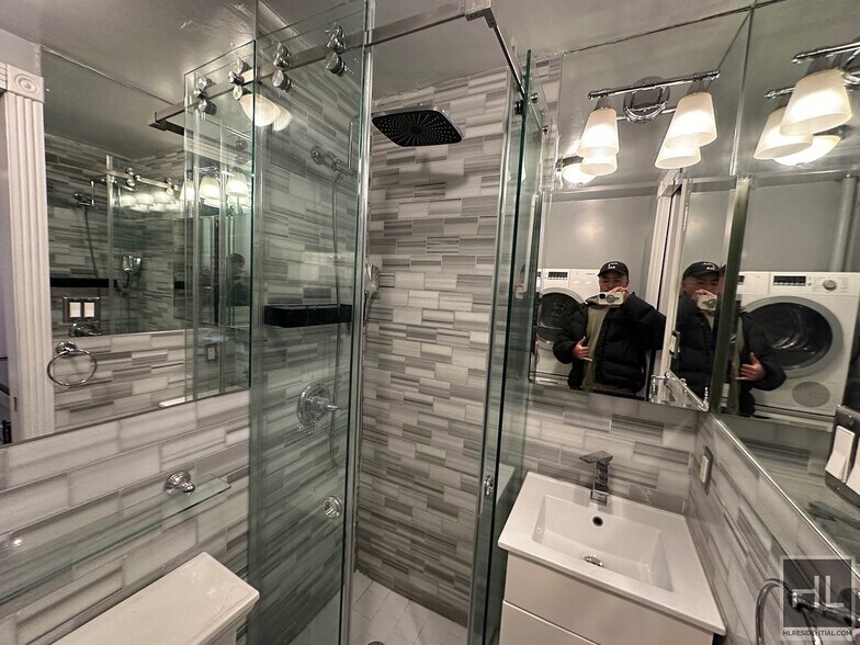 Building Photo - W 53RD ST.