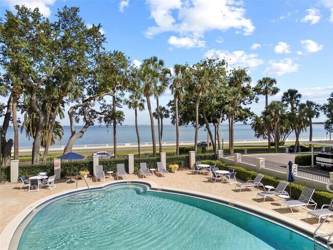 Building Photo - 2611 Bayshore Blvd