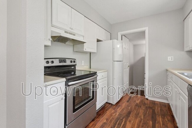 Building Photo - 11551 SW 64th Ave