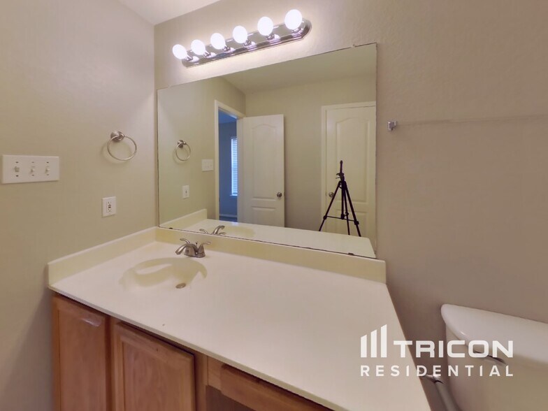 Building Photo - 7319 Woodhome Dr