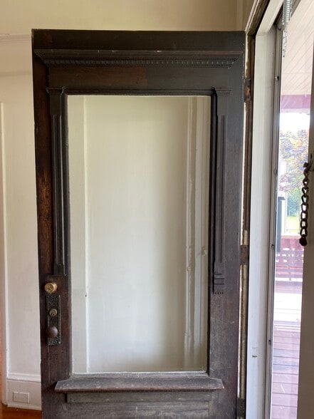 Building Photo - 422 Woods Ave SW