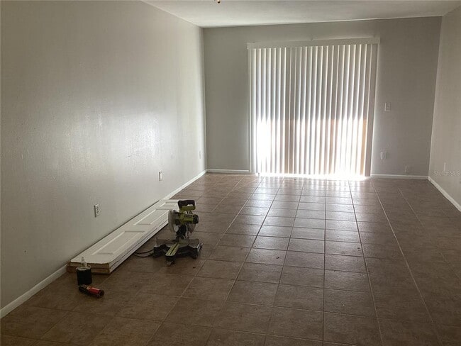 Building Photo - 2050 Bowen Dr