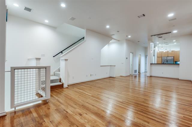 Building Photo - 4310 Buena Vista St