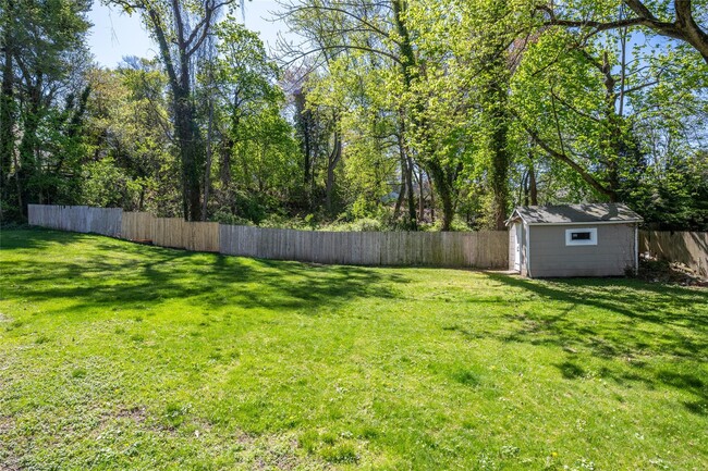 Building Photo - 3 Woodmere Ln