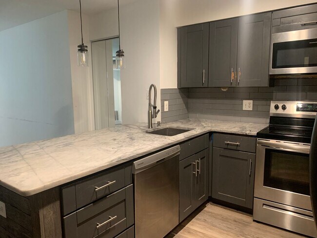 Building Photo - 2-Bedroom, 2-Bath Condo for Rent