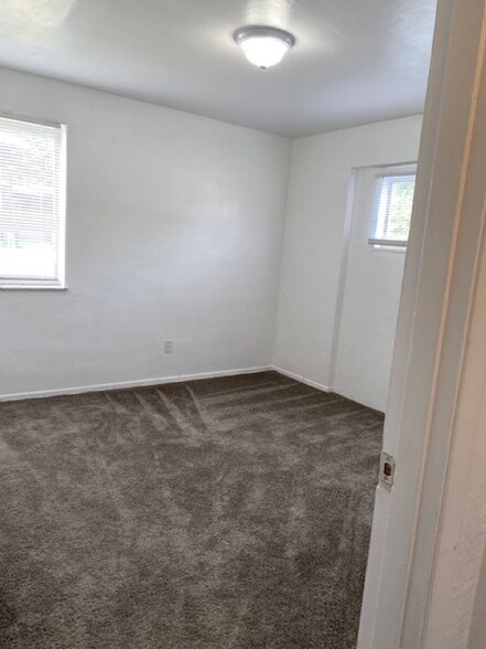 Building Photo - 7121-7159 Lexington Ave