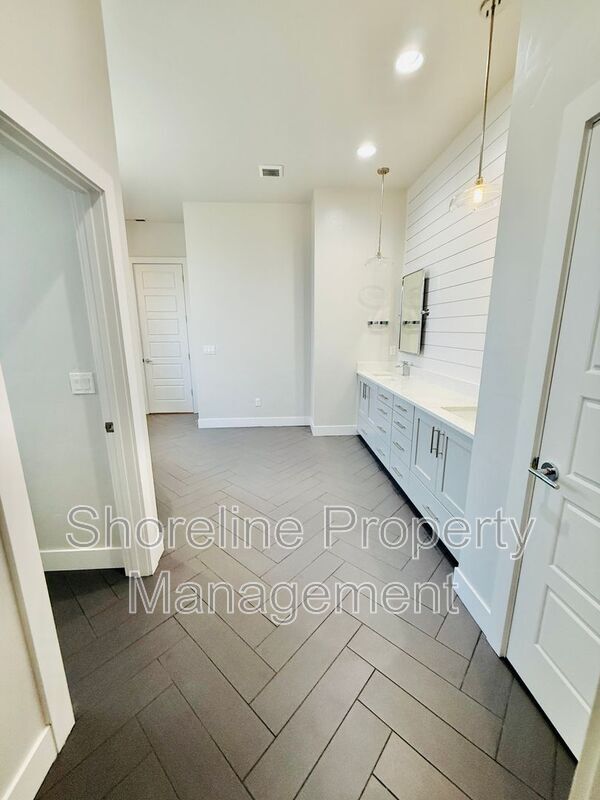Building Photo - 4014 W Farm View Dr
