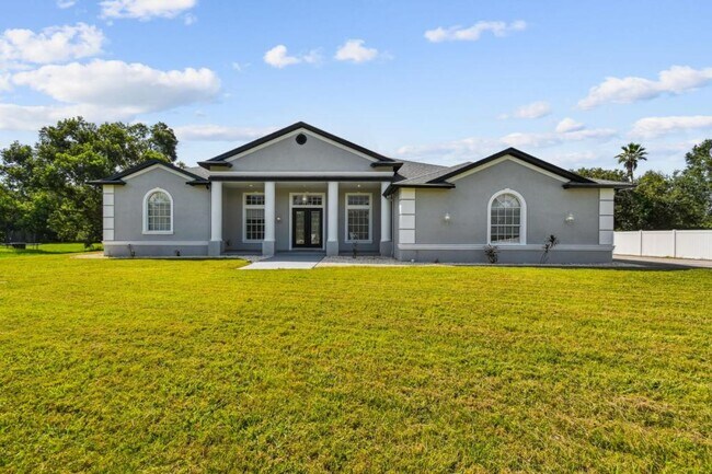 Building Photo - 6644 Country Club Rd