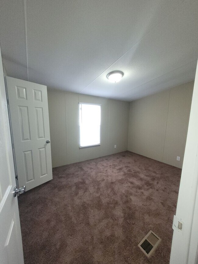 Building Photo - NOW PRE-LEASING-Accepting Applications- Elbert Co-Bowman, GA- 4 Bedroom and 2 Bathroom Manufactur...