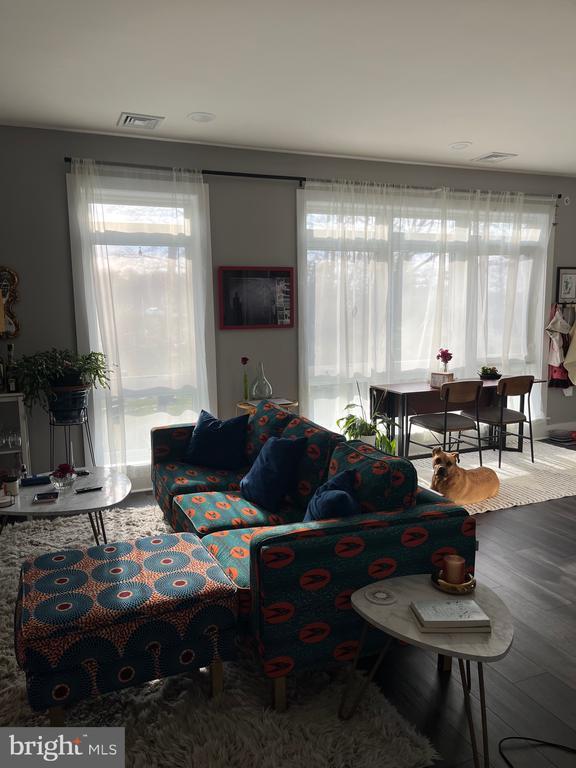 Building Photo - 4001 Ridge Ave