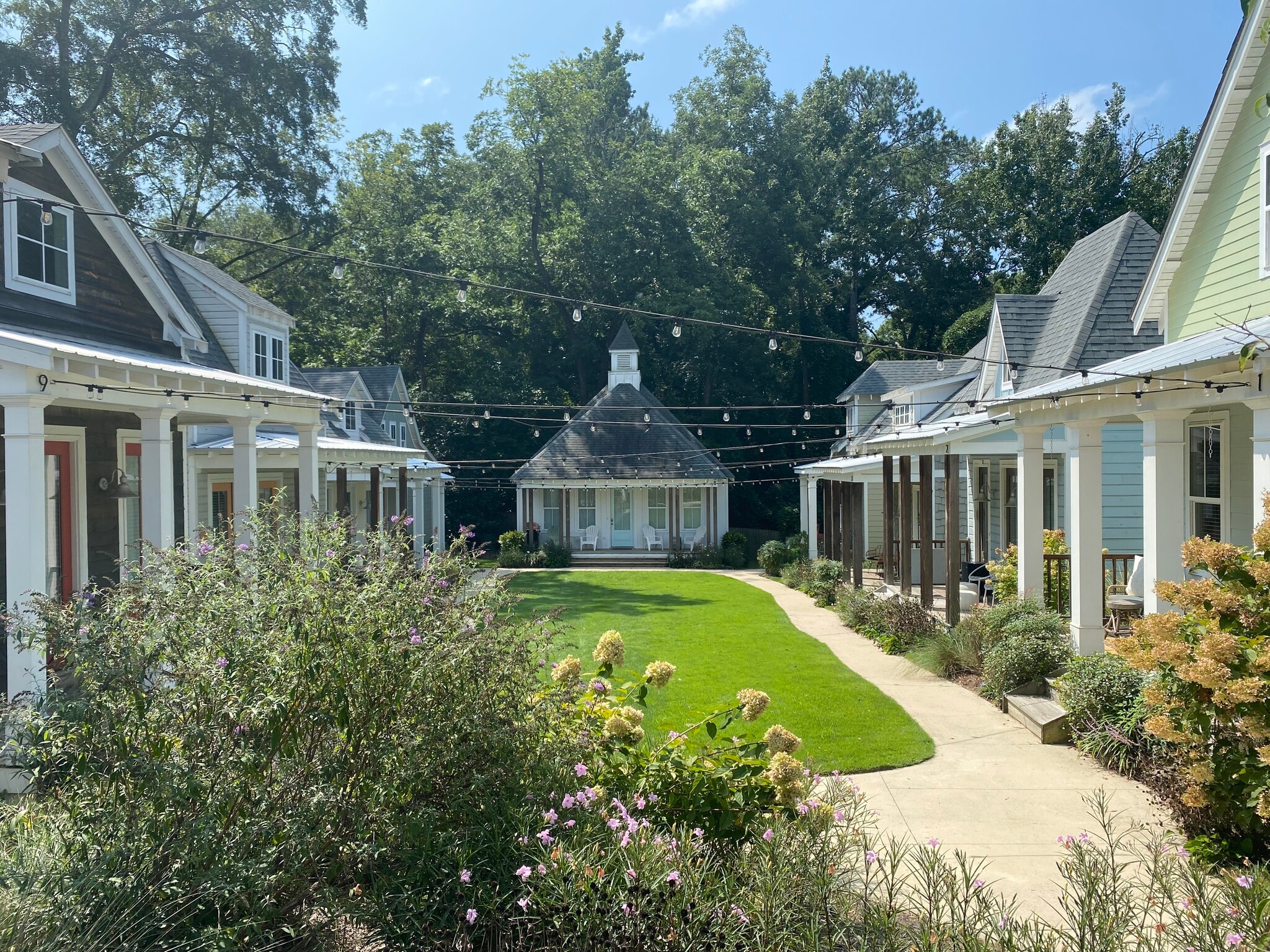 Building Photo - 415 S Gay St